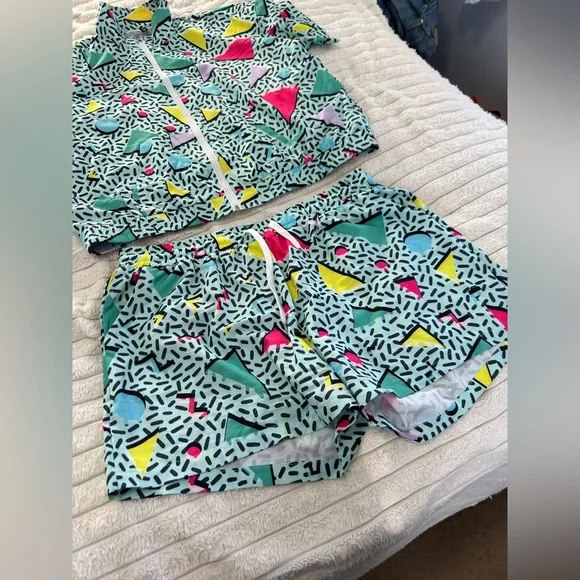 Retro Outfit - Picture 3 of 14